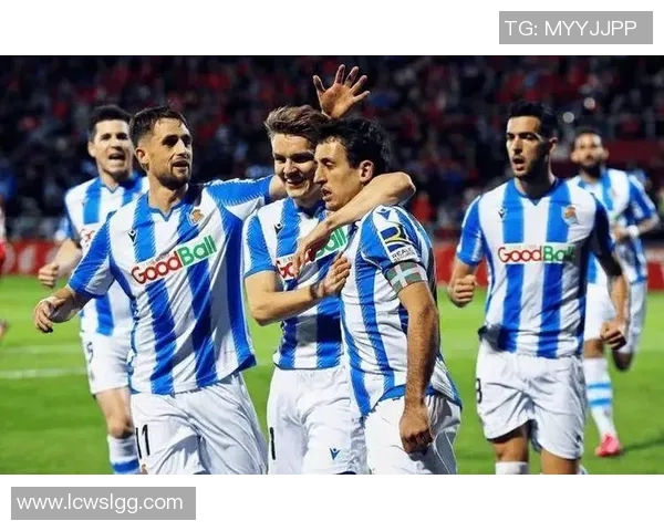 足球明星家人遭遇威胁事件引发社会关注与讨论 足球明星家人遭遇威胁事件引发社会关注与讨论