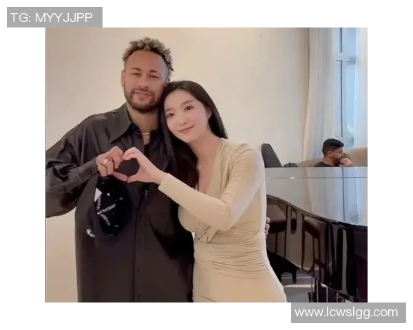 巴西网红足球女星的魅力与成就揭示了女性在体育界的崛起与影响力 巴西网红足球女星的魅力与成就揭示了女性在体育界的崛起与影响力