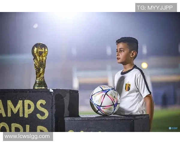 足球明星们的奋斗历程与梦想追逐的励志故事分享