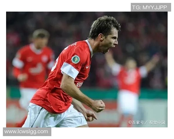 卡斯鲁厄与汉堡精彩对决回放分析及比赛亮点总结